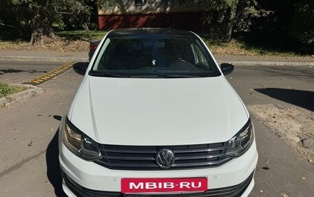Volkswagen Polo VI (EU Market), 2018 год, 1 250 000 рублей, 2 фотография