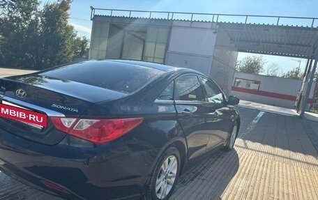 Hyundai Sonata VI, 2011 год, 900 000 рублей, 10 фотография