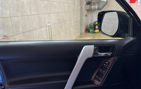 Toyota Land Cruiser Prado 150 рестайлинг 2, 2016 год, 4 600 000 рублей, 17 фотография