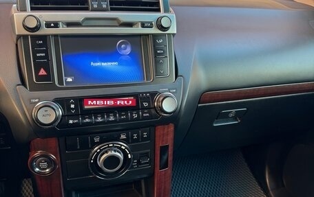 Toyota Land Cruiser Prado 150 рестайлинг 2, 2016 год, 4 600 000 рублей, 24 фотография