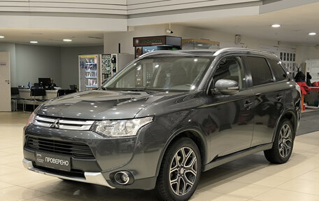 Mitsubishi Outlander III рестайлинг 3, 2014 год, 1 499 000 рублей, 5 фотография
