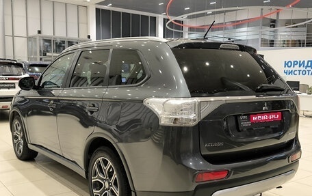Mitsubishi Outlander III рестайлинг 3, 2014 год, 1 499 000 рублей, 11 фотография