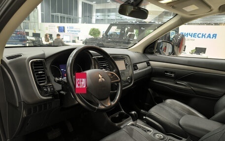 Mitsubishi Outlander III рестайлинг 3, 2014 год, 1 499 000 рублей, 20 фотография