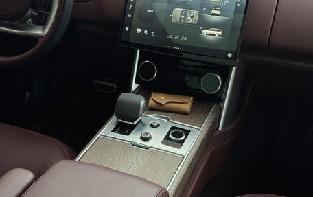 Land Rover Range Rover IV рестайлинг, 2023 год, 16 900 000 рублей, 11 фотография