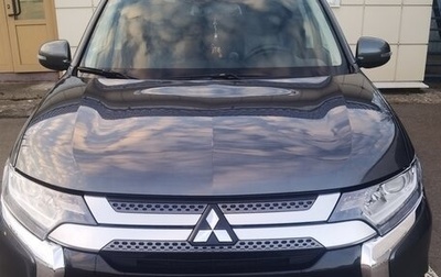 Mitsubishi Outlander III рестайлинг 3, 2020 год, 2 200 000 рублей, 1 фотография
