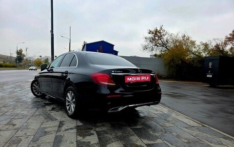 Mercedes-Benz E-Класс, 2019 год, 2 300 000 рублей, 5 фотография