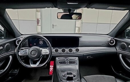 Mercedes-Benz E-Класс, 2019 год, 2 300 000 рублей, 29 фотография