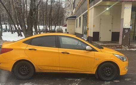 Hyundai Solaris II рестайлинг, 2014 год, 380 000 рублей, 4 фотография