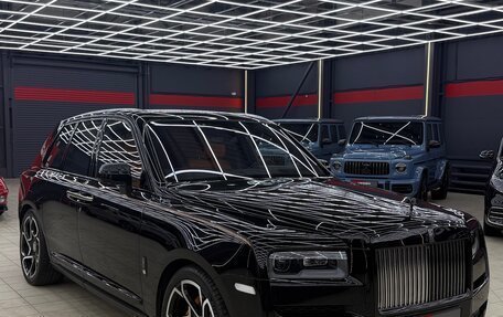 Rolls-Royce Cullinan, 2022 год, 44 000 000 рублей, 3 фотография