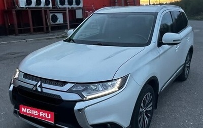 Mitsubishi Outlander III рестайлинг 3, 2019 год, 1 890 000 рублей, 1 фотография