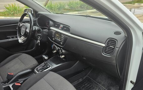 KIA Rio IV, 2019 год, 900 000 рублей, 18 фотография