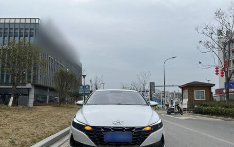 Hyundai Elantra, 2022 год, 1 200 000 рублей, 2 фотография