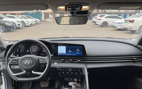 Hyundai Elantra, 2022 год, 1 200 000 рублей, 6 фотография