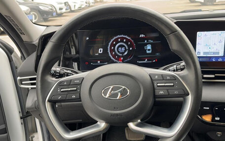 Hyundai Elantra, 2022 год, 1 200 000 рублей, 8 фотография