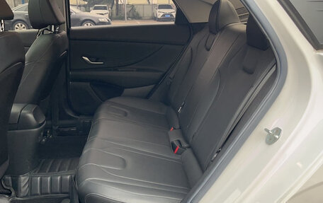Hyundai Elantra, 2022 год, 1 200 000 рублей, 12 фотография