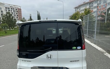 Honda Stepwgn IV, 2019 год, 1 900 000 рублей, 3 фотография