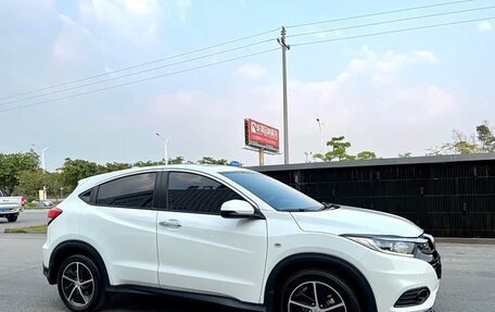 Honda Vezel, 2021 год, 1 400 030 рублей, 3 фотография