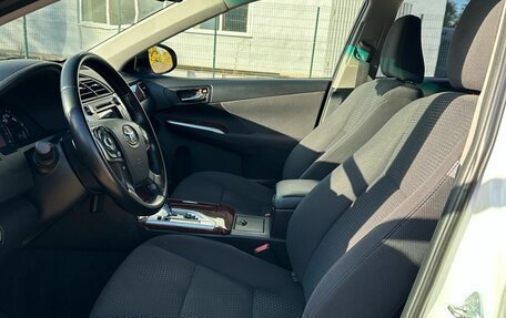 Toyota Camry, 2014 год, 1 850 000 рублей, 17 фотография