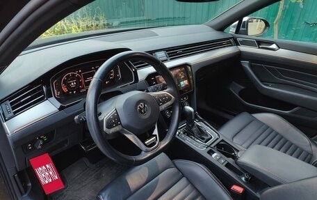 Volkswagen Passat B8 рестайлинг, 2019 год, 3 650 000 рублей, 5 фотография