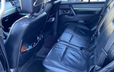 Mitsubishi Pajero IV, 2011 год, 2 000 000 рублей, 22 фотография