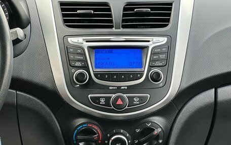 Hyundai Solaris II рестайлинг, 2012 год, 999 000 рублей, 21 фотография