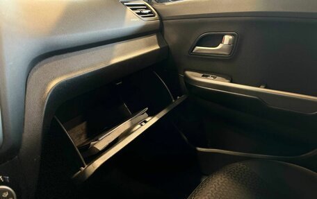 KIA Rio III рестайлинг, 2016 год, 1 095 000 рублей, 30 фотография