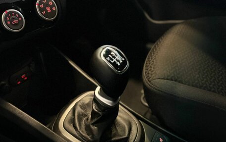 KIA Rio III рестайлинг, 2016 год, 1 095 000 рублей, 31 фотография