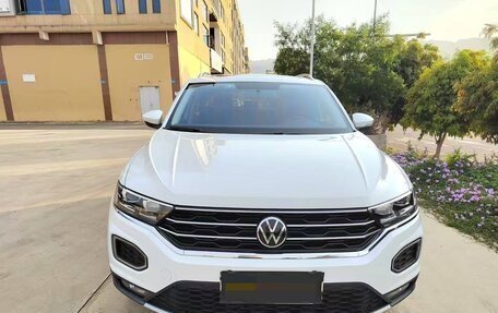 Volkswagen T-Roc I, 2021 год, 1 794 000 рублей, 2 фотография