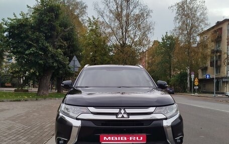 Mitsubishi Outlander III рестайлинг 3, 2016 год, 1 550 000 рублей, 1 фотография