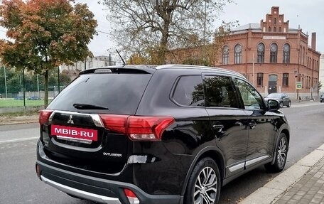Mitsubishi Outlander III рестайлинг 3, 2016 год, 1 550 000 рублей, 5 фотография