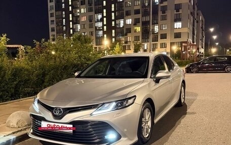 Toyota Camry, 2018 год, 3 100 000 рублей, 2 фотография