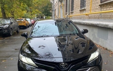 Toyota Camry, 2018 год, 2 315 000 рублей, 1 фотография