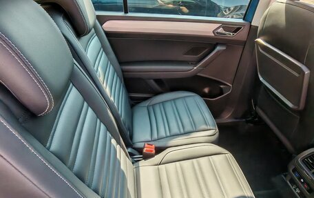 Volkswagen Touran III, 2022 год, 2 010 000 рублей, 11 фотография