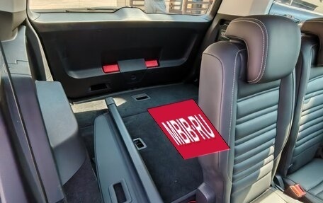 Volkswagen Touran III, 2022 год, 2 010 000 рублей, 10 фотография