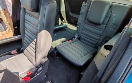 Volkswagen Touran III, 2022 год, 2 010 000 рублей, 21 фотография