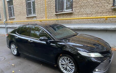 Toyota Camry, 2018 год, 2 315 000 рублей, 3 фотография