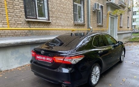 Toyota Camry, 2018 год, 2 315 000 рублей, 2 фотография