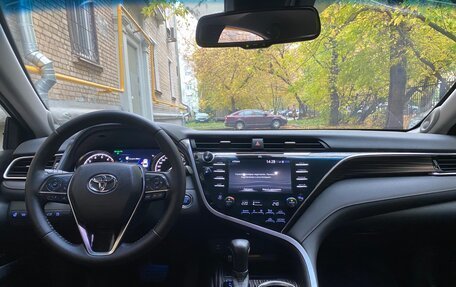 Toyota Camry, 2018 год, 2 315 000 рублей, 7 фотография