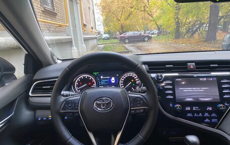 Toyota Camry, 2018 год, 2 315 000 рублей, 8 фотография