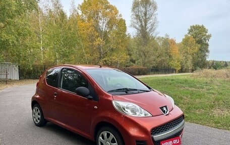 Peugeot 107 I рестайлинг, 2009 год, 490 000 рублей, 2 фотография
