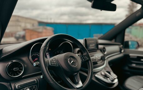 Mercedes-Benz V-Класс, 2019 год, 6 450 000 рублей, 3 фотография