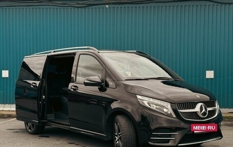 Mercedes-Benz V-Класс, 2019 год, 6 450 000 рублей, 4 фотография