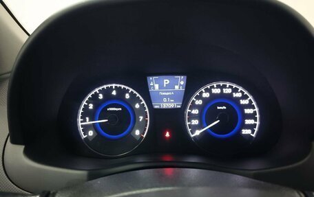 Hyundai Solaris II рестайлинг, 2011 год, 750 000 рублей, 12 фотография