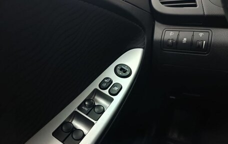 Hyundai Solaris II рестайлинг, 2011 год, 750 000 рублей, 17 фотография