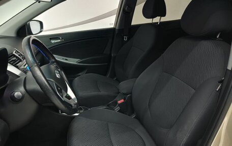 Hyundai Solaris II рестайлинг, 2011 год, 750 000 рублей, 15 фотография