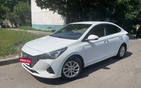 Hyundai Solaris II рестайлинг, 2020 год, 1 400 000 рублей, 2 фотография