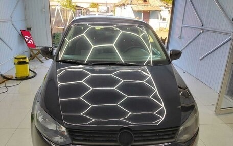Volkswagen Polo VI (EU Market), 2011 год, 700 000 рублей, 1 фотография