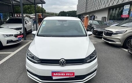 Volkswagen Touran III, 2018 год, 1 410 777 рублей, 1 фотография