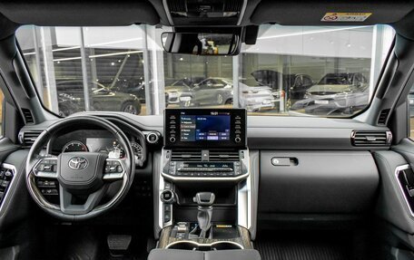 Toyota Land Cruiser, 2021 год, 10 100 000 рублей, 24 фотография