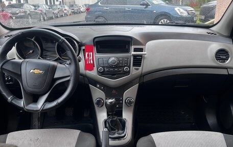 Chevrolet Cruze II, 2011 год, 590 000 рублей, 3 фотография